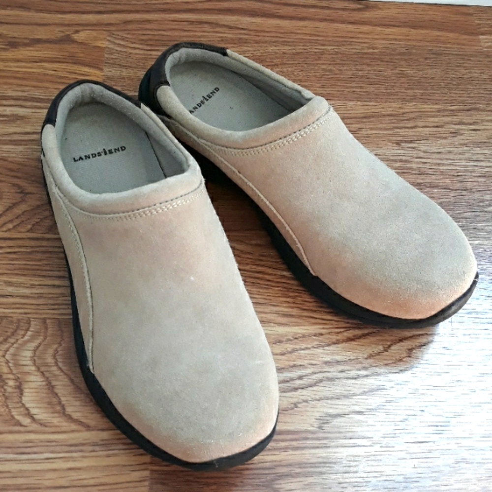 Lands End wonens cream colored suede slip ons. Size 8